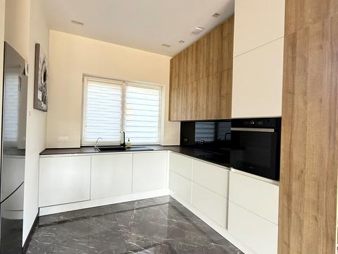 будинок за адресою Центральна вул.