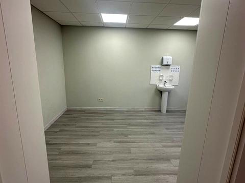 комерційна за адресою Київ, Драгоманова вул., 27