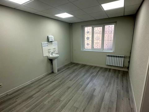 комерційна за адресою Київ, Драгоманова вул., 27