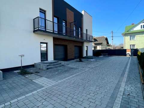 будинок за адресою с. Крихівці, вулиця Вивізна