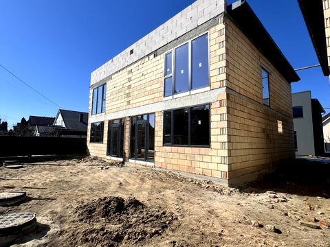 дом по адресу с. Софиевская Борщаговка, Фермерская ул., 57