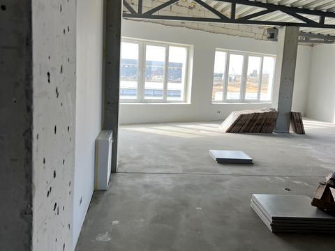 комерційна за адресою с. Сокільники, Наварійська, 2