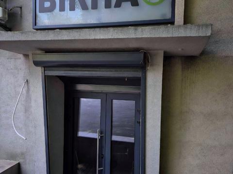 комерційна за адресою Липківського, 1