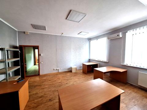 комерційна за адресою 23 Серпня вул., 20а