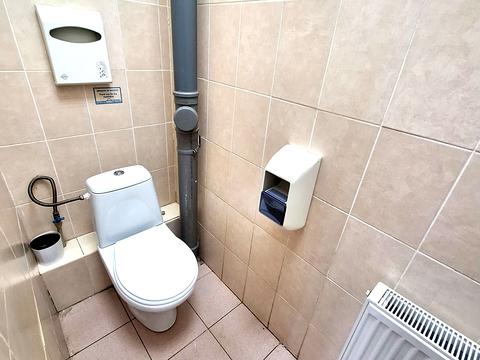 комерційна за адресою 23 Серпня вул., 20а