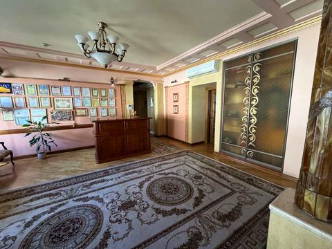 комерційна за адресою Братів Рогатинців вул., 18