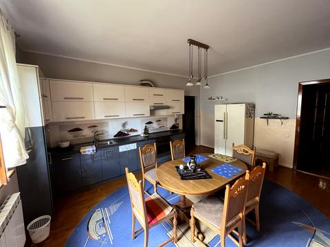 будинок за адресою с. Драгомирчани, Сніжна