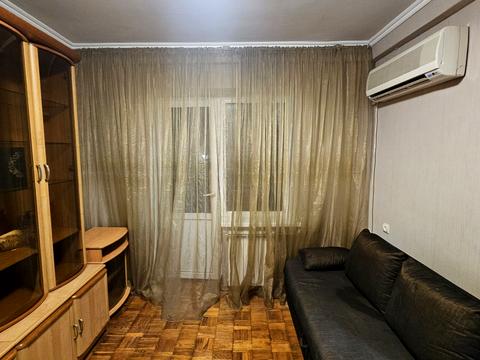 квартира за адресою Богатирська вул., 8