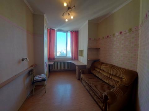 квартира за адресою Тополина вул., 18