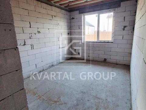 дом по адресу Евгения Плужника ул., 12