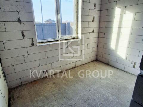 дом по адресу Евгения Плужника ул., 12