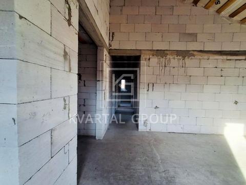 дом по адресу Евгения Плужника ул., 12