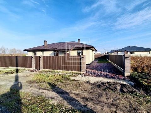 дом по адресу Евгения Плужника ул., 12