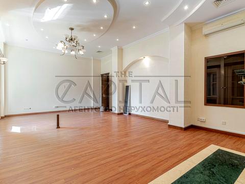 комерційна за адресою Саксаганського вул., 67