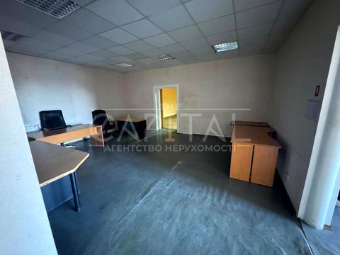 комерційна за адресою Саперно-Слобідська вул., 37