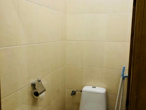 комерційна за адресою Інститутська вул., 16