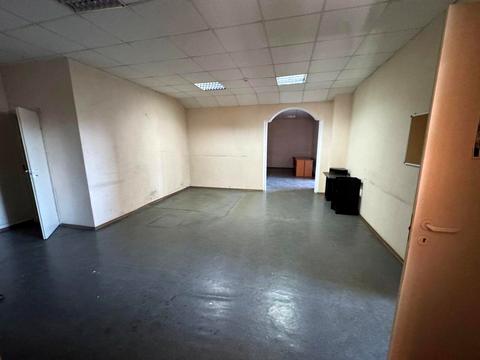 комерційна за адресою Саперно-Слобідська вул., 37