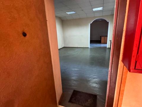 комерційна за адресою Саперно-Слобідська вул., 37