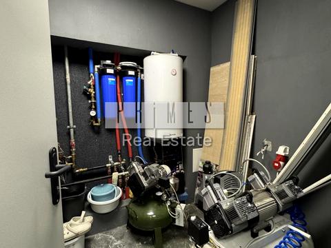 комерційна за адресою Лесі Українки бульв., 7-В