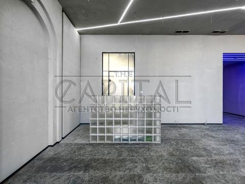 комерційна за адресою Басейна вул., 2