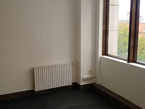 комерційна за адресою Володимирська вул., 71