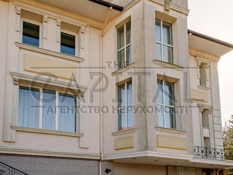 дом по адресу вул. Ломаківська