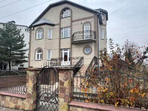 дом по адресу Василия Стуса ул.