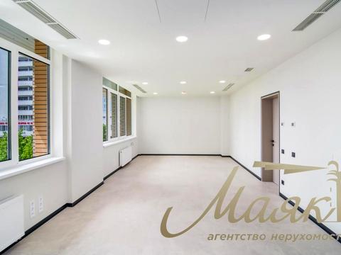 коммерческая по адресу Андрея Верхогляда ул. (Михайла Драгомирова), 2-А