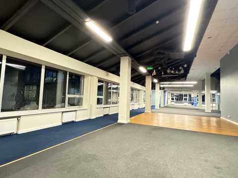 комерційна за адресою Сім'ї Прахових вул. (Гайдара), 58
