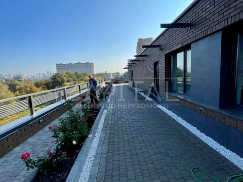 комерційна за адресою Валерія Лобановського просп., 120