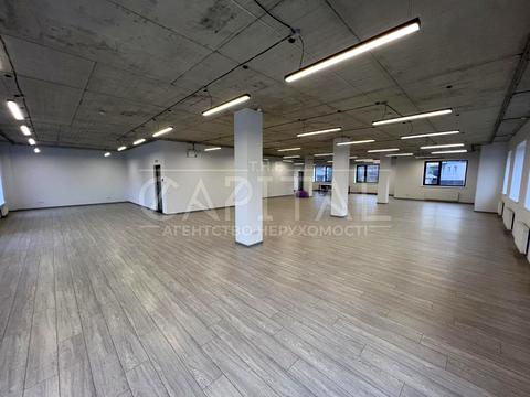 комерційна за адресою Валерія Лобановського просп., 120