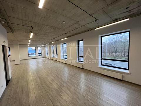 комерційна за адресою Валерія Лобановського просп., 120