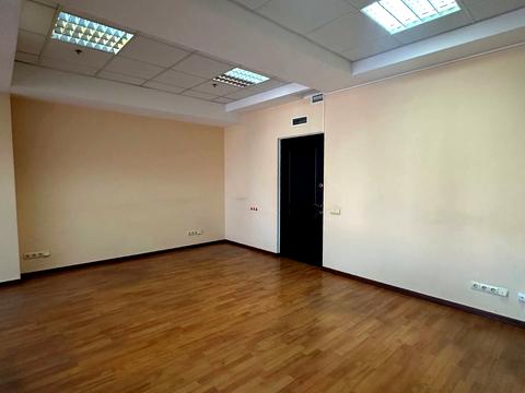 коммерческая по адресу Антоновича ул. (Горького), 170/172