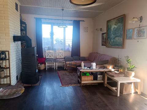 будинок за адресою Квітнева