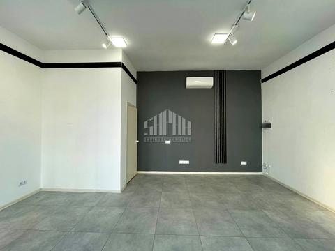 коммерческая по адресу Відродження ул., 2