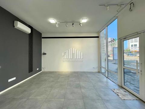 коммерческая по адресу Відродження ул., 2