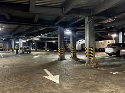комерційна за адресою Сім'ї Прахових вул. (Гайдара), 58