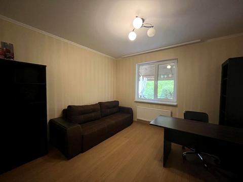 будинок за адресою Житомирське шоссе, 68