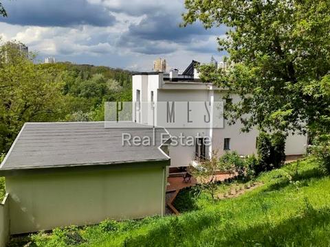 будинок за адресою Київ, Центральна