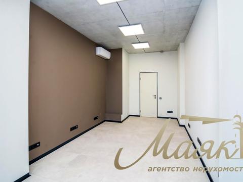 комерційна за адресою Джона Маккейна вул. (Івана Кудрі), 26