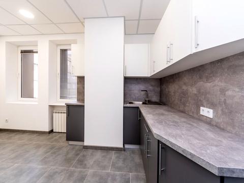 комерційна за адресою Верхній Вал вул., 72