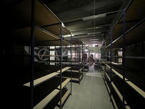 комерційна за адресою Івана Дзюби вул. (Сім'ї Сосніних), 2-Б