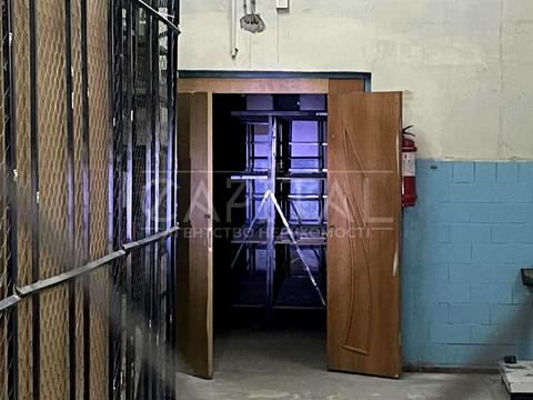 комерційна за адресою Івана Дзюби вул. (Сім'ї Сосніних), 2-Б