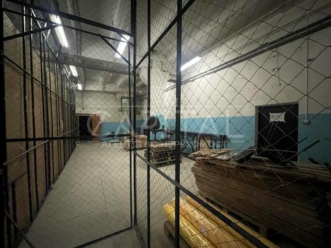 комерційна за адресою Івана Дзюби вул. (Сім'ї Сосніних), 2-Б