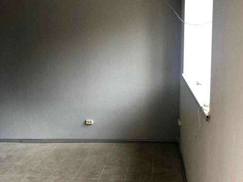 комерційна за адресою Українська вул., 83б