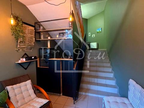 комерційна за адресою Миколи Міхновського бульв. (Дружби народів), 14-16