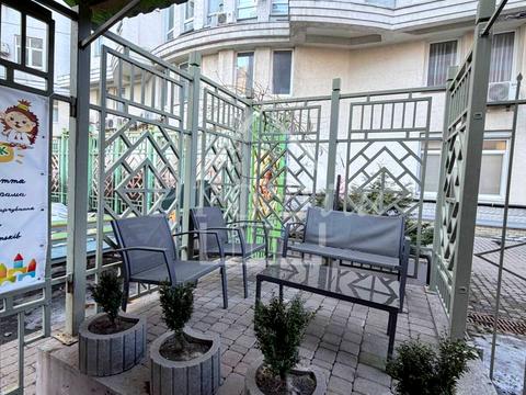 комерційна за адресою Миколи Міхновського бульв. (Дружби народів), 14-16