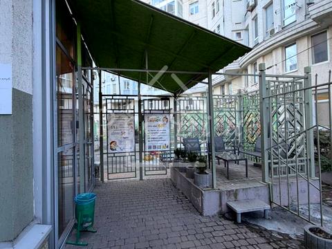 комерційна за адресою Миколи Міхновського бульв. (Дружби народів), 14-16