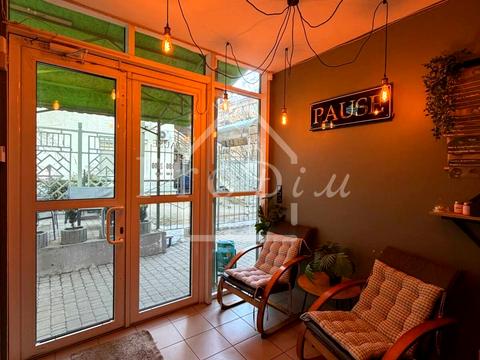 комерційна за адресою Миколи Міхновського бульв. (Дружби народів), 14-16