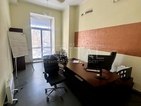 коммерческая по адресу Большая Житомирская ул., 1
